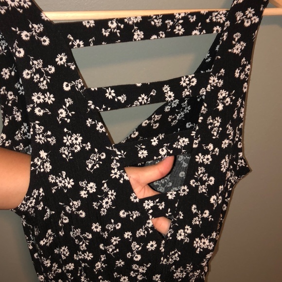 Black floral dress - Picture 3 of 3